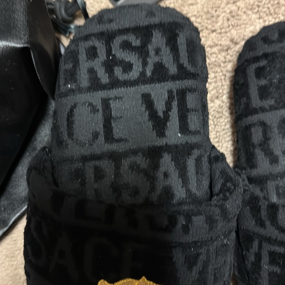 NIB ladies, Versace slippers in black and gold size small - Picture 5 of 6